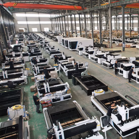 Hochgeschwindigkeits-Rohrlaserschneiden / CNC-Faserlaserschneidemaschine Metalllaserschneiden von Metallrohren Laserschneiden von 3000 W Metallrohrschneiden